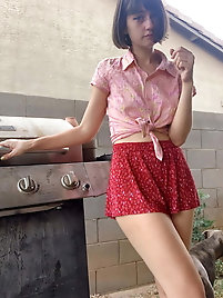 Inexperienced whore is playing herself